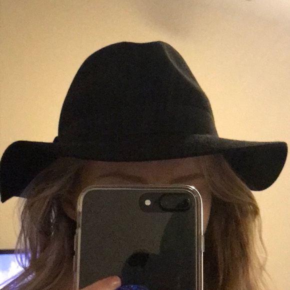 Floppy black hat - Picture 2 of 5